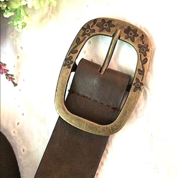 NWOT Maurices Brown Leather Belt W/Brushed Gold & Floral Enamel Buckle (M) - Picture 2 of 6